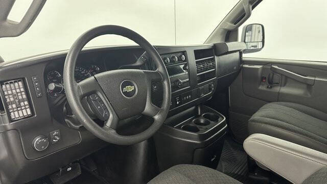 2023 Chevrolet Express 2500