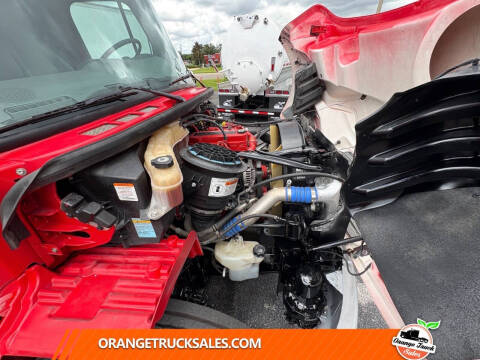 2017 Freightliner M2 106