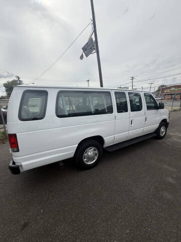 2013 Ford E-Series E-350 SD XLT