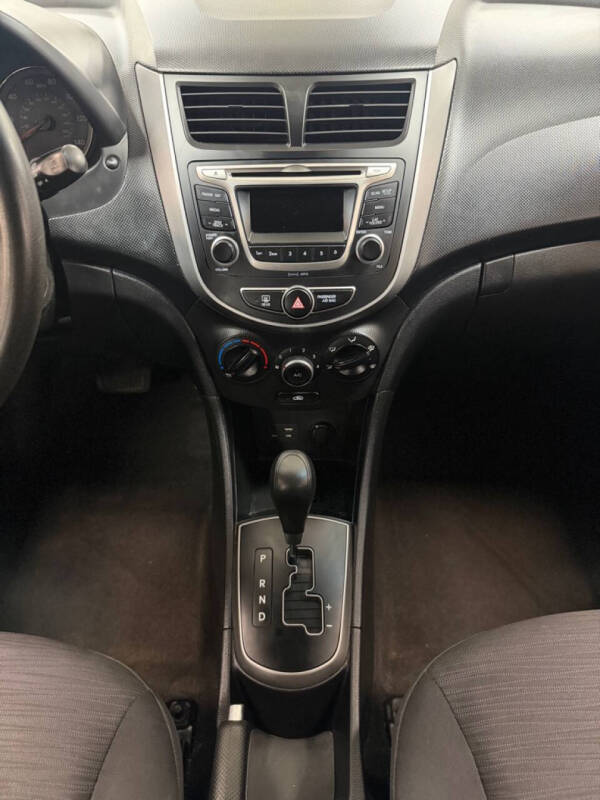2016 Hyundai Accent SE