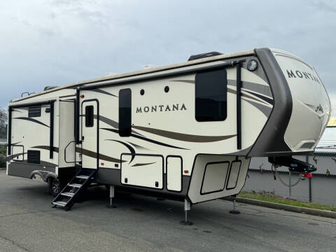 2018 Montana 3160RL for sale at Deruelle's Auto Sales in Shingle Springs CA