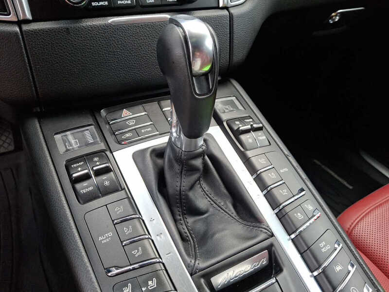 2017 Porsche Macan S