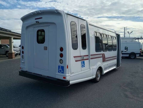 2017 Ford E-Series E-450 SD