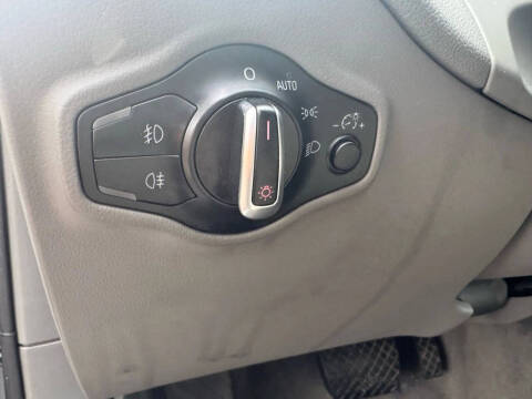 2011 Audi Q5 2.0T quattro Premium Plus