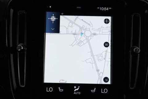 2022 Volvo XC40 T5 R-Design