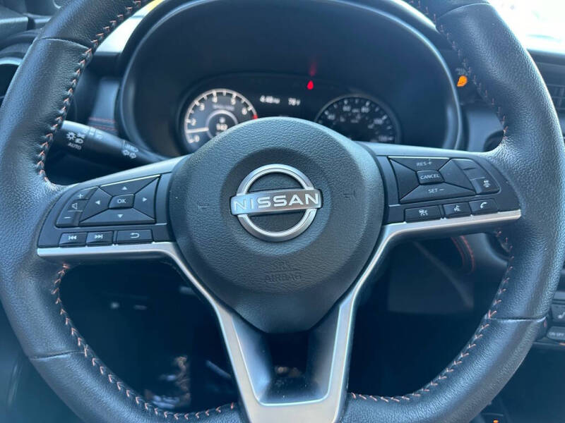 2023 Nissan Kicks SR