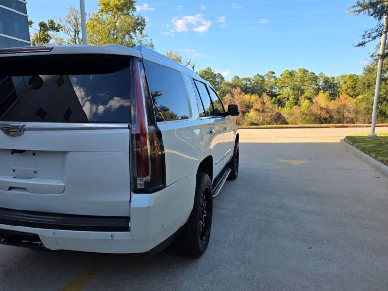 2017 Cadillac Escalade Luxury