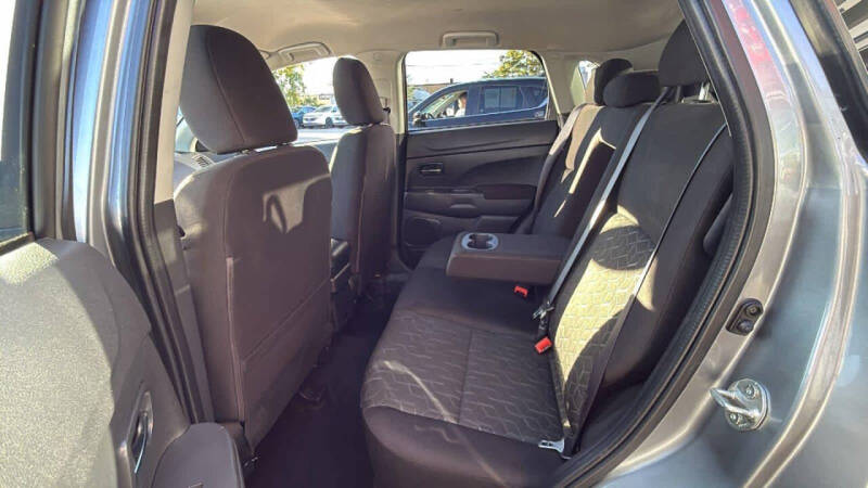 2023 Mitsubishi Outlander Sport ES