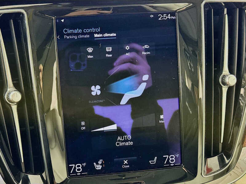 2021 Volvo S60 T5 Momentum