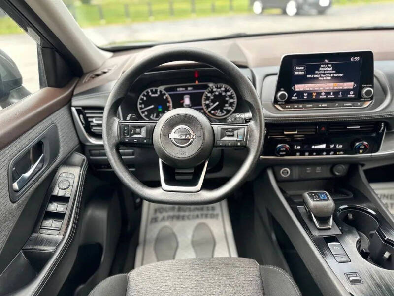 2022 Nissan Rogue SV