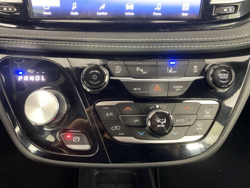 2024 Chrysler Pacifica Touring