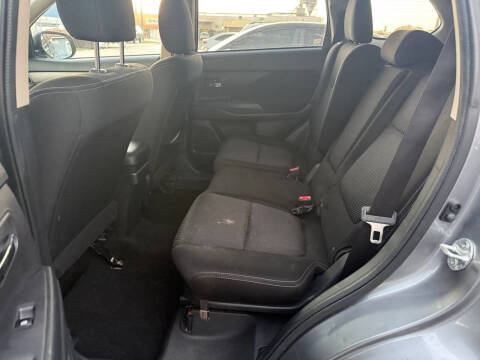 2016 Mitsubishi Outlander ES