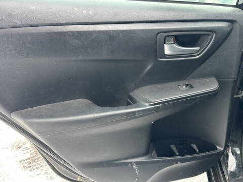 2017 Toyota Camry LE