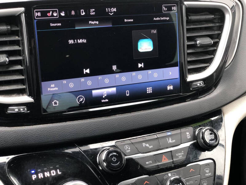 2022 Chrysler Pacifica Touring L