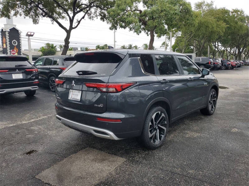 2025 Mitsubishi Outlander PHEV SE
