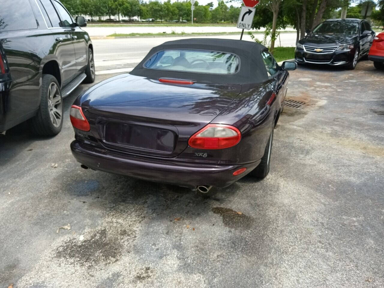 1998 JAGUAR XK8 Convertible - $4,450