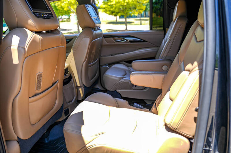 2018 Cadillac Escalade ESV Platinum