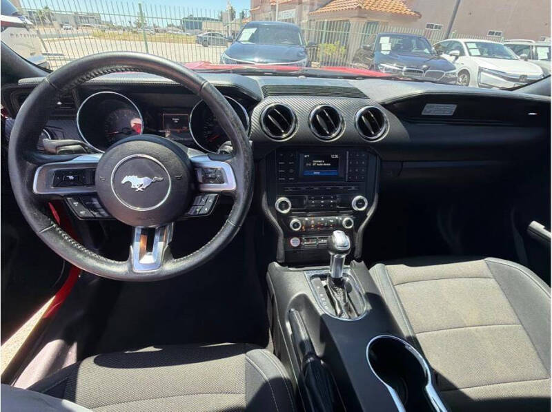 2017 Ford Mustang V6