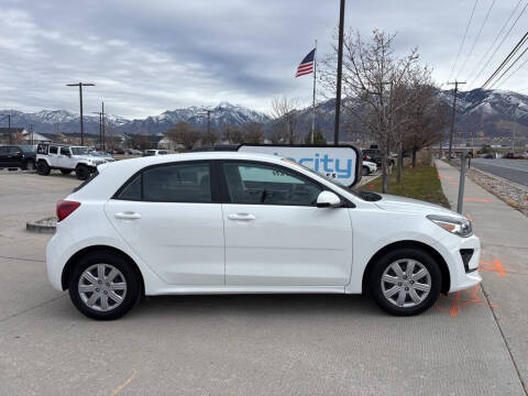 2022 Kia Rio 5-Door S