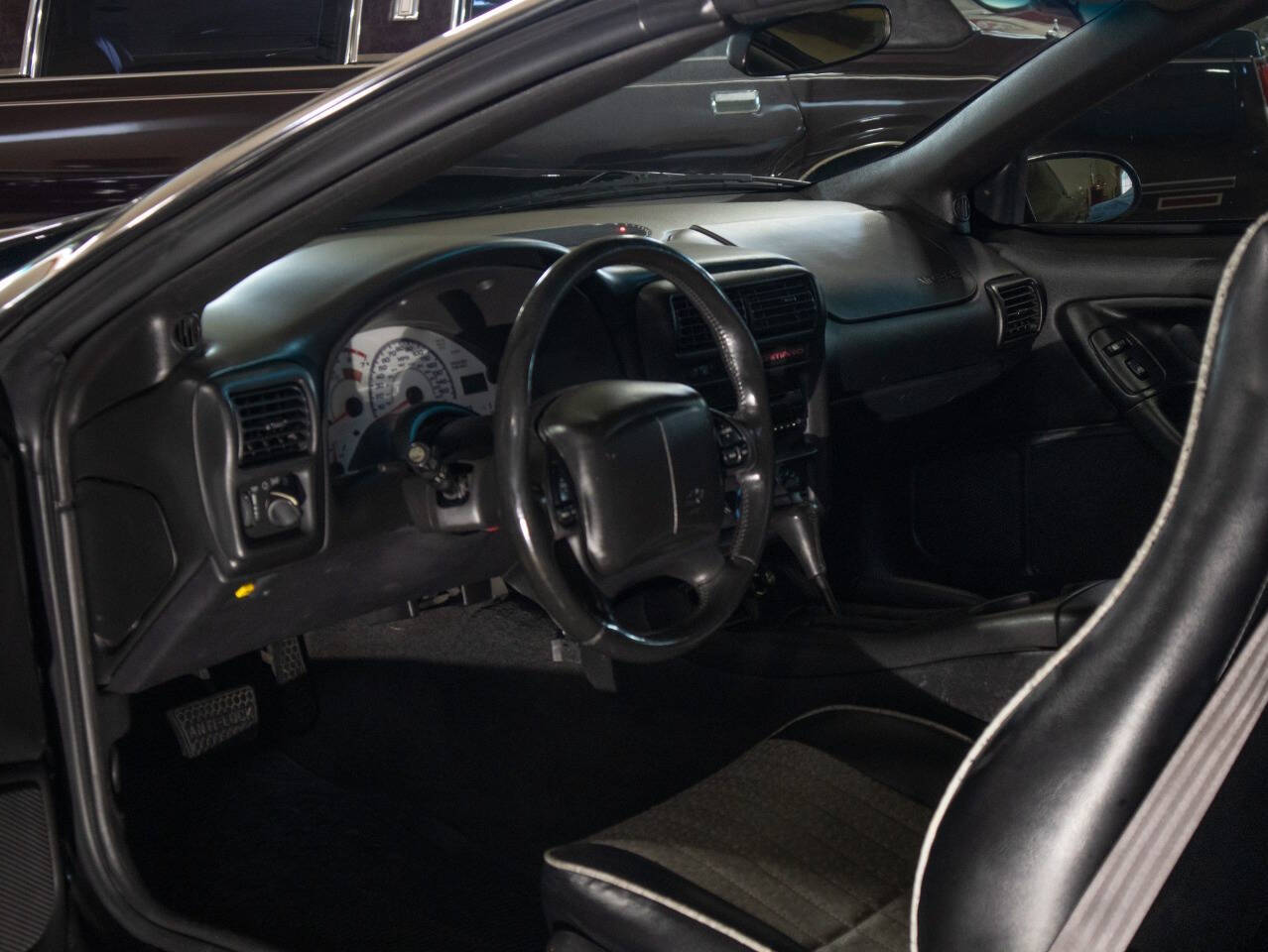 2001 Chevrolet Camaro 9