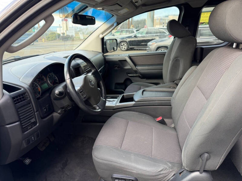 2010 Nissan Titan SE