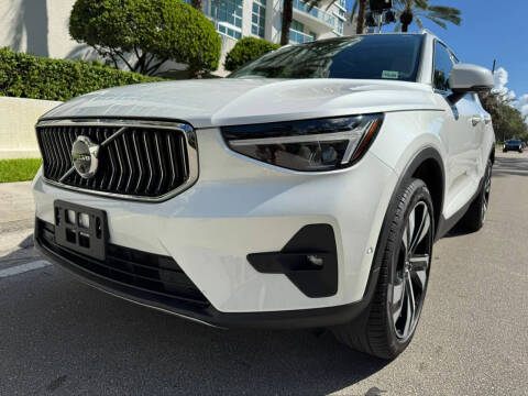 2024 Volvo XC40 B5 Plus Bright Theme