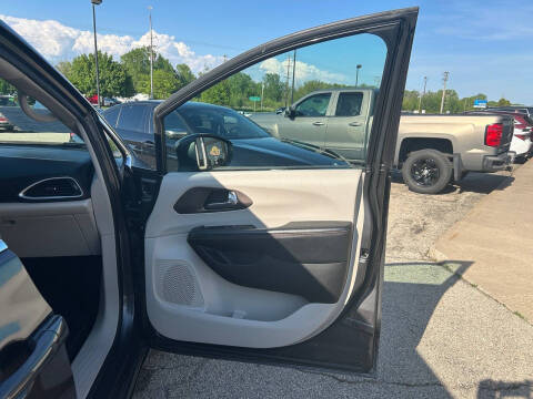 2017 Chrysler Pacifica Touring
