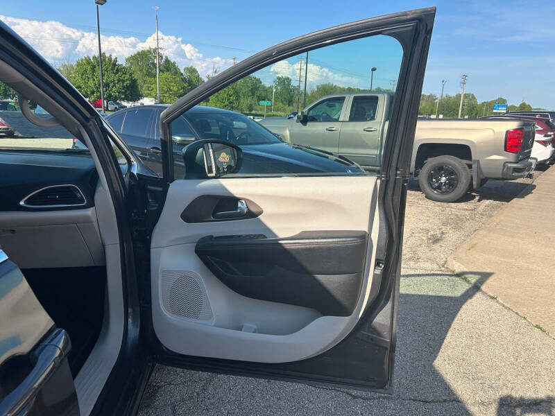 2017 Chrysler Pacifica Touring