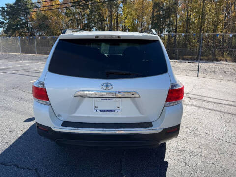 2013 Toyota Highlander SE