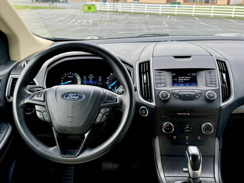 2018 Ford Edge SE