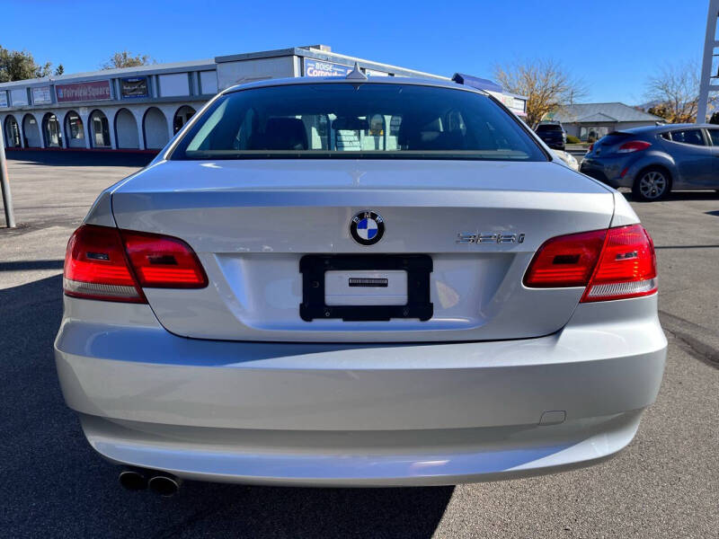 2010 BMW 3 Series 328i photo 5