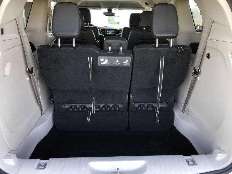 2020 Chrysler Pacifica Touring L