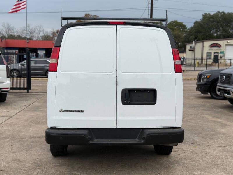 2017 Chevrolet Express 2500