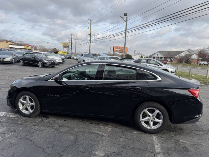 2017 Chevrolet Malibu 1LS photo 3