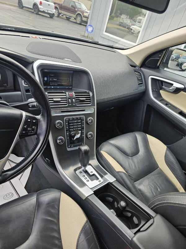 2012 Volvo XC60 T6 R-Design