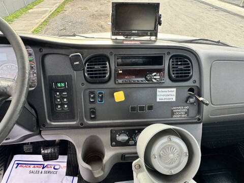 2019 Freightliner M2 106