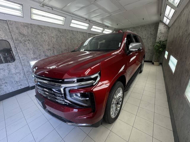 2025 Chevrolet Suburban Premier's photo