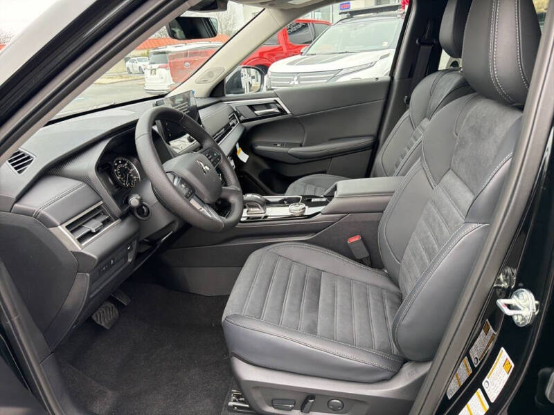 2026 Mitsubishi Outlander SE