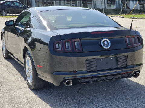 2014 Ford Mustang V6