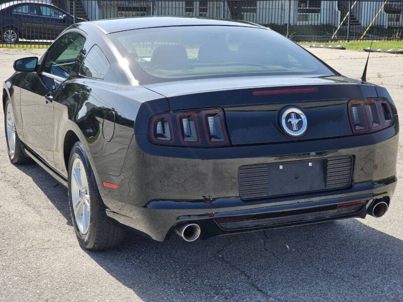 2014 Ford Mustang V6