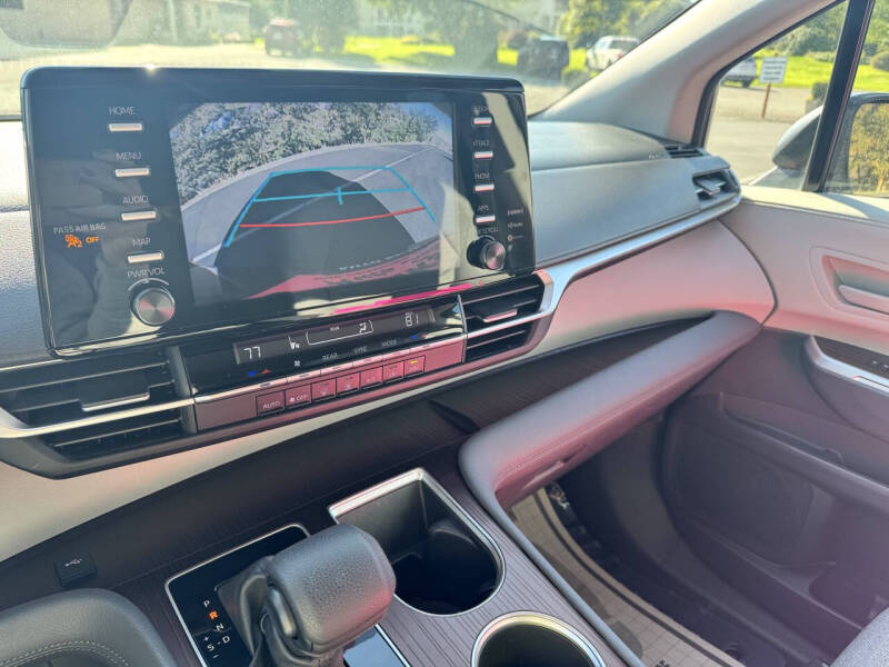 2023 Toyota Sienna LE 8-Passenger