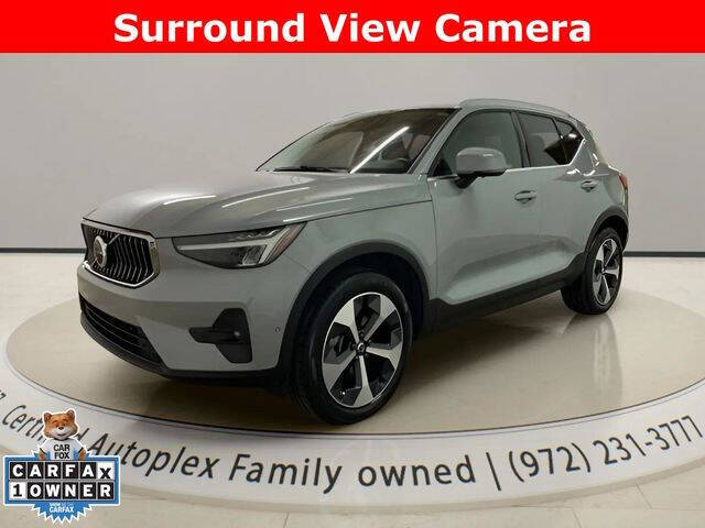2025 Volvo XC40 B5 Plus Bright Theme