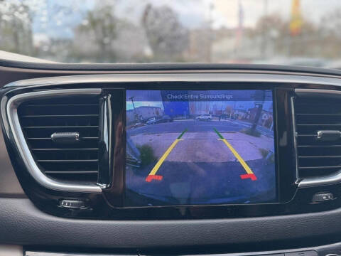 2017 Chrysler Pacifica Touring-L Plus