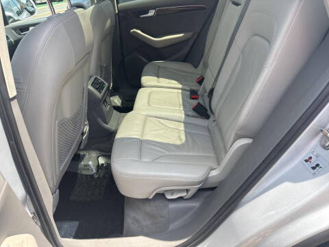 2011 Audi Q5 2.0T quattro Premium