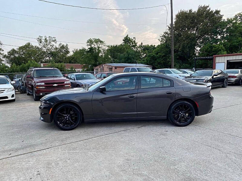 2017 Dodge Charger SXT