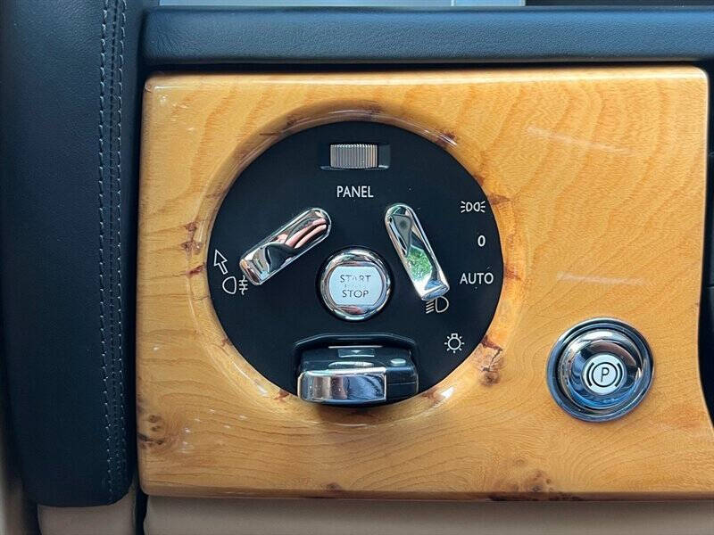 2004 Rolls-Royce Phantom 31