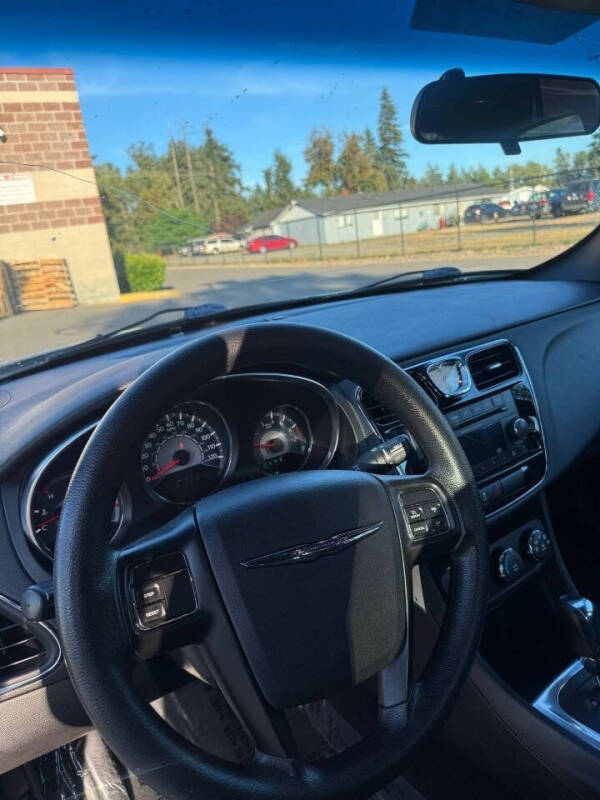 2014 Chrysler 200 LX