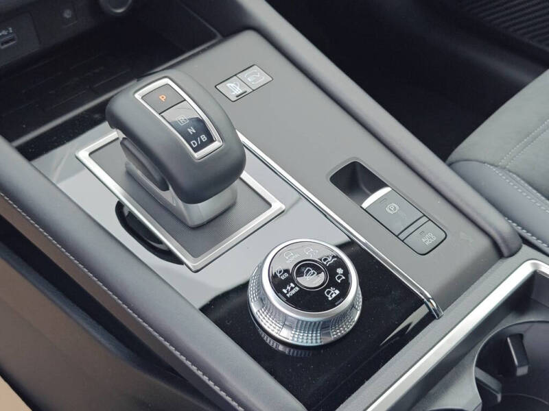 2025 Mitsubishi Outlander PHEV SE