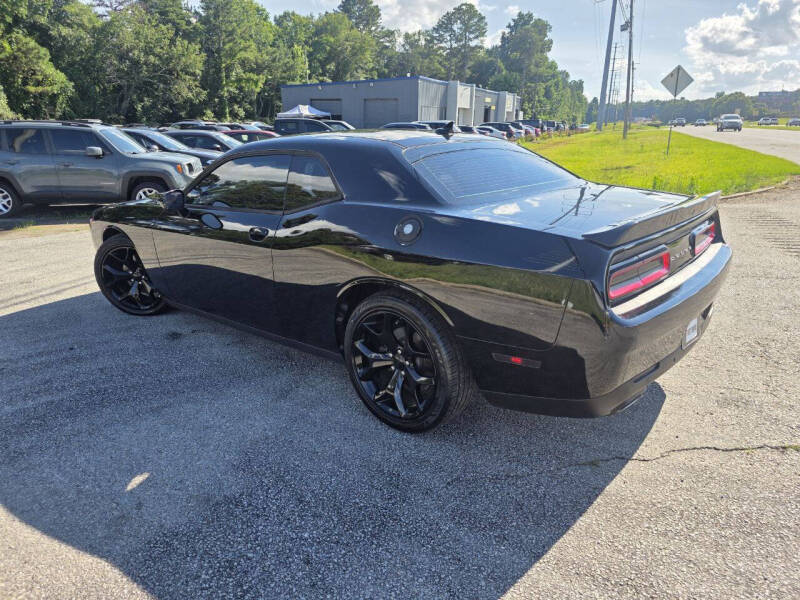 2016 Dodge Challenger SXT Plus