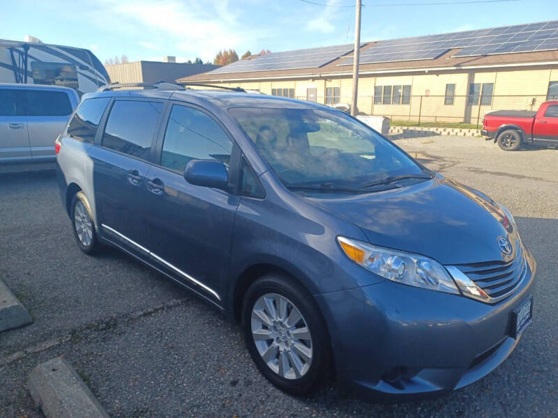 2015 Toyota Sienna for sale at AUTOTRACK INC in Mount Vernon WA